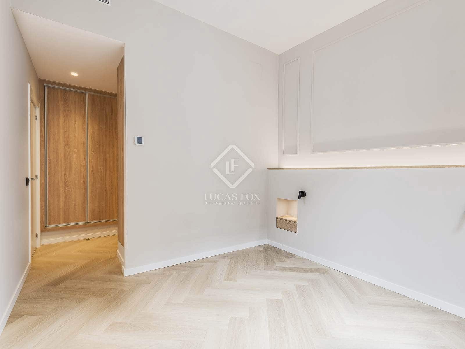 3 bedroom Apartment for sale in Barcelona city - € 675,000 (Ref: 8766110)