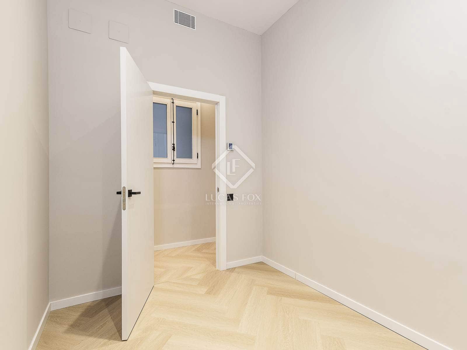 3 bedroom Apartment for sale in Barcelona city - € 675,000 (Ref: 8766110)