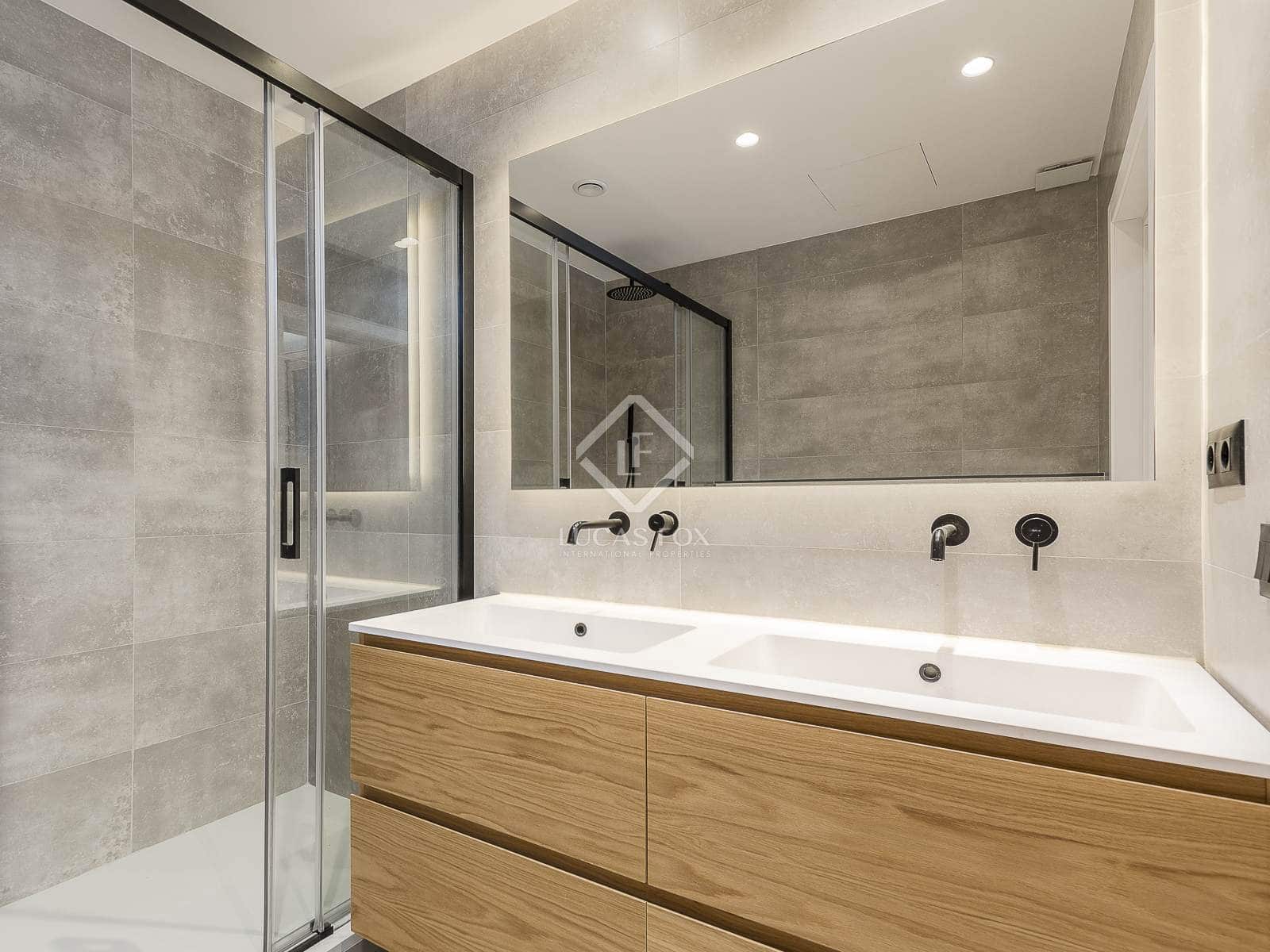 3 bedroom Apartment for sale in Barcelona city - € 675,000 (Ref: 8766110)