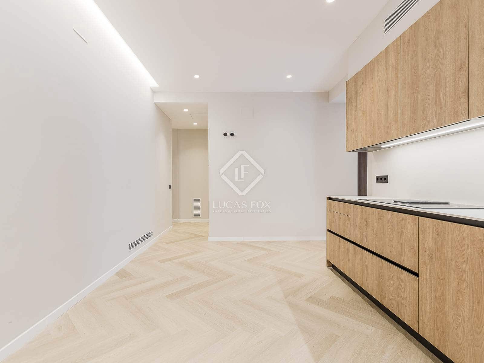 3 bedroom Apartment for sale in Barcelona city - € 675,000 (Ref: 8766110)