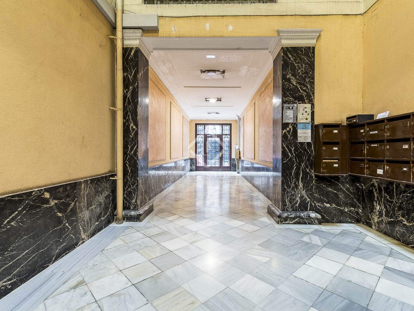 3 bedroom Apartment for sale in Barcelona city - € 675,000 (Ref: 8766110)