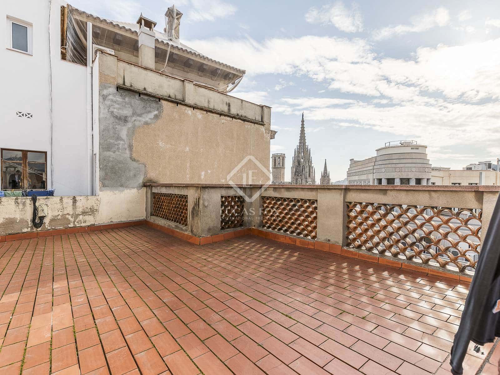 3 bedroom Apartment for sale in Barcelona city - € 675,000 (Ref: 8766110)