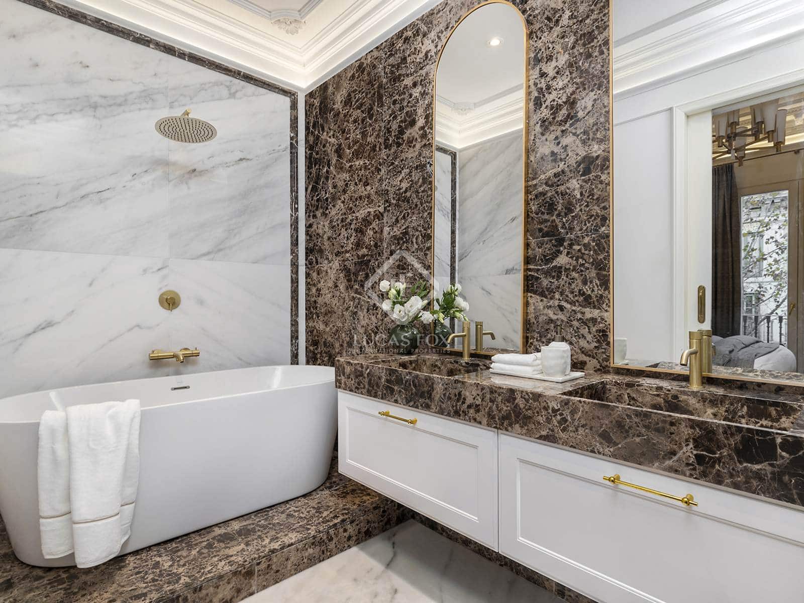 3 slaapkamer Appartement te koop in Barcelona stad - € 1.880.000 (Ref: 8766284)