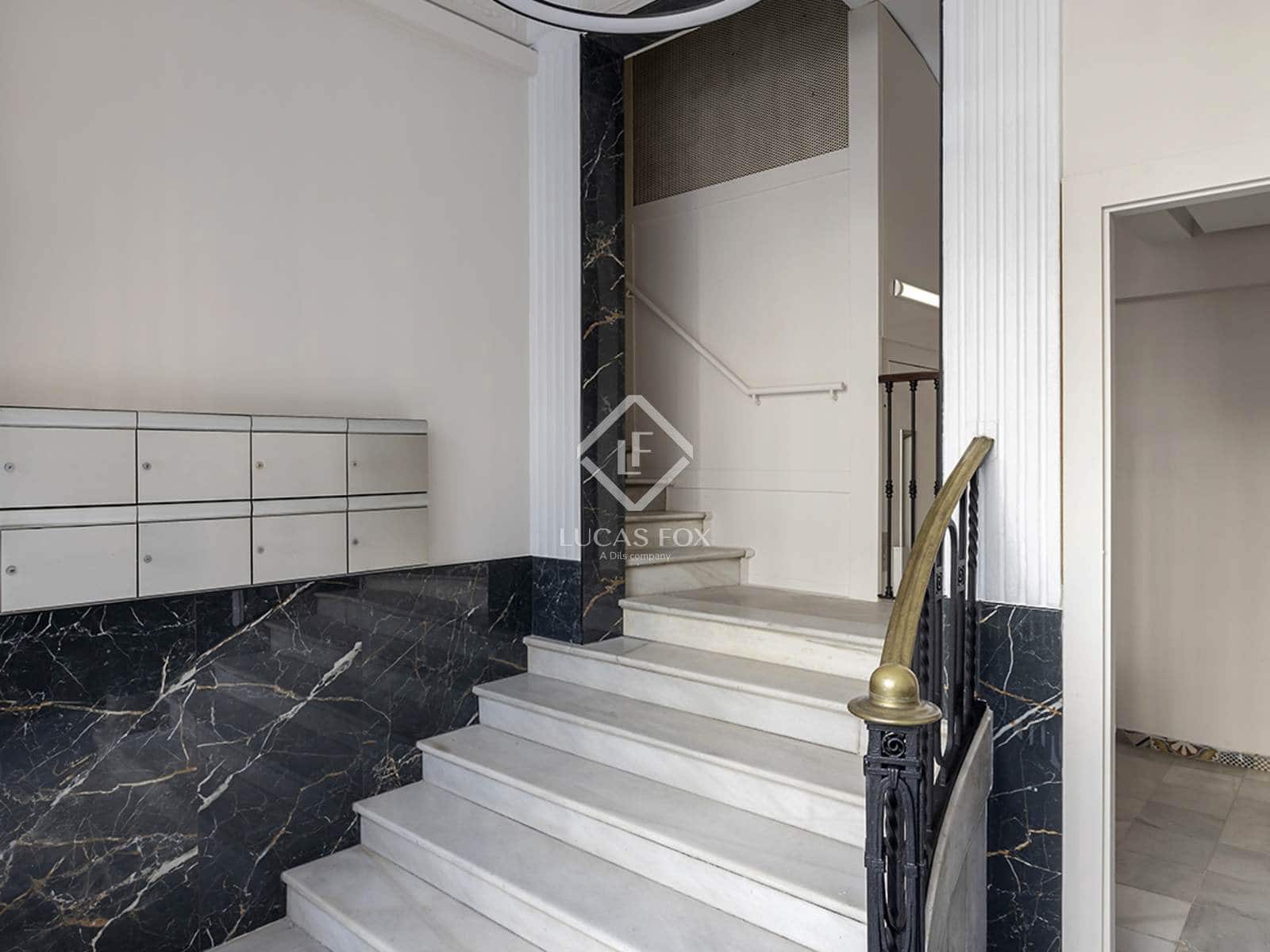 3 slaapkamer Appartement te koop in Barcelona stad - € 1.880.000 (Ref: 8766284)