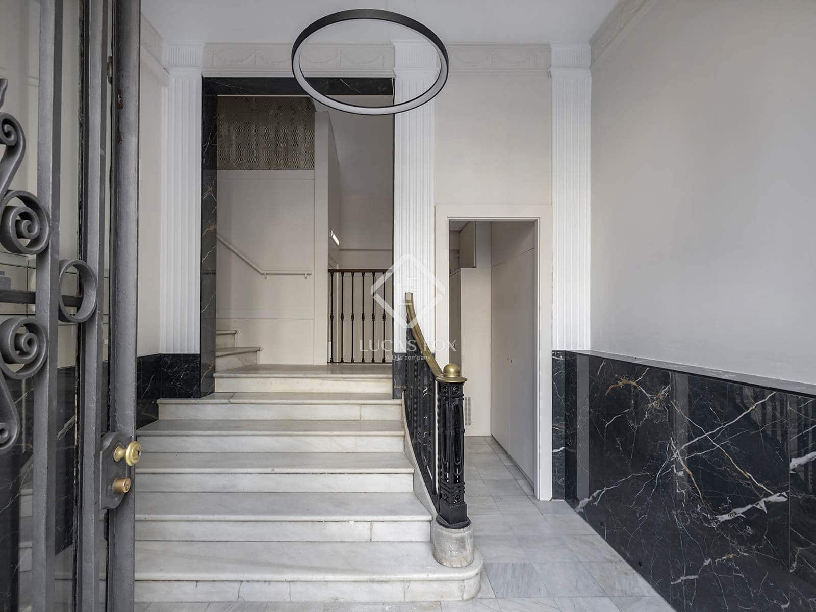 3 slaapkamer Appartement te koop in Barcelona stad - € 1.880.000 (Ref: 8766284)