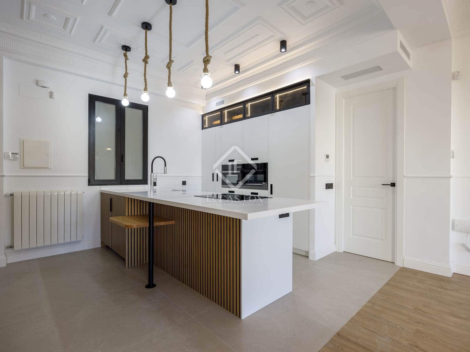 3 makuuhuone Huoneisto vuokrattavana paikassa Valencia kaupunki - 2 600 € (Ref: 8772860)