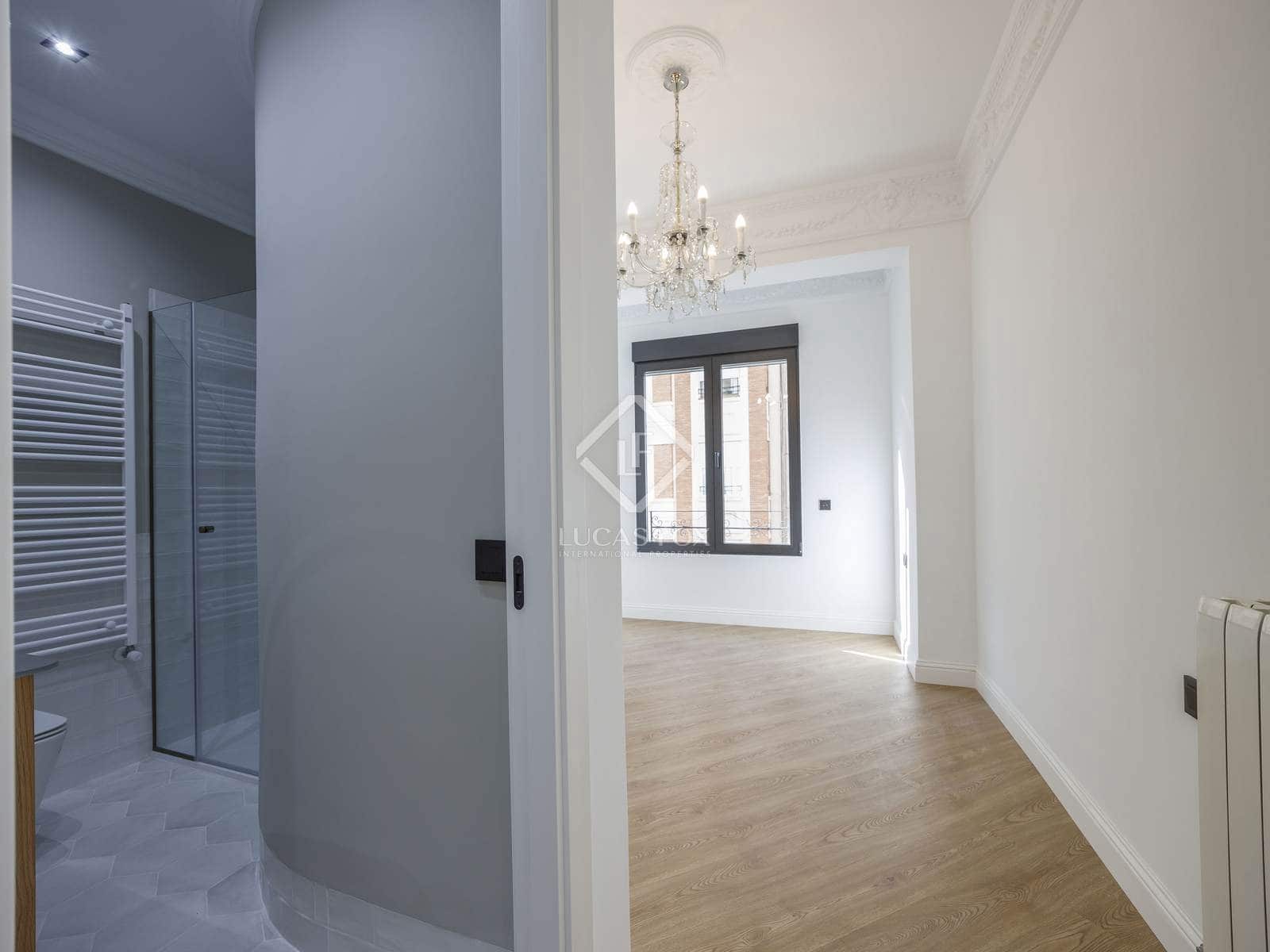 3 makuuhuone Huoneisto vuokrattavana paikassa Valencia kaupunki - 2 600 € (Ref: 8772860)