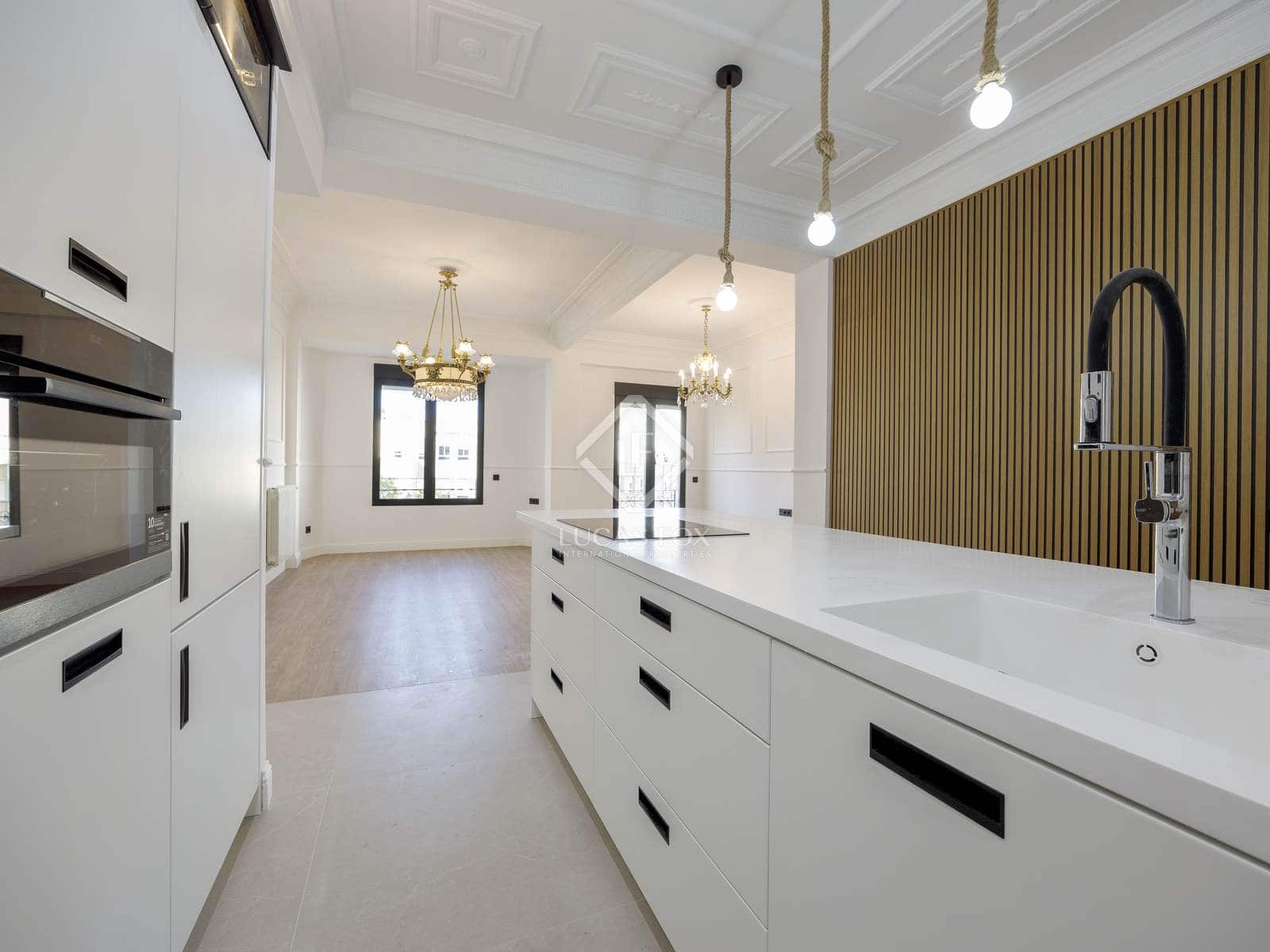 3 makuuhuone Huoneisto vuokrattavana paikassa Valencia kaupunki - 2 600 € (Ref: 8772860)