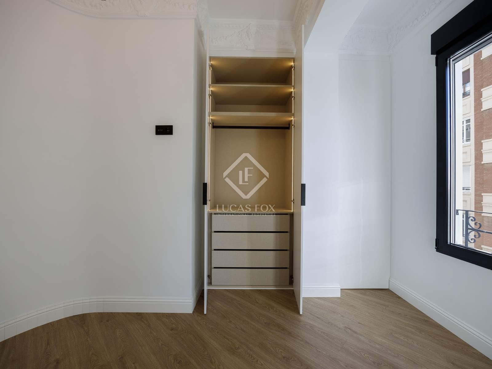 3 makuuhuone Huoneisto vuokrattavana paikassa Valencia kaupunki - 2 600 € (Ref: 8772860)