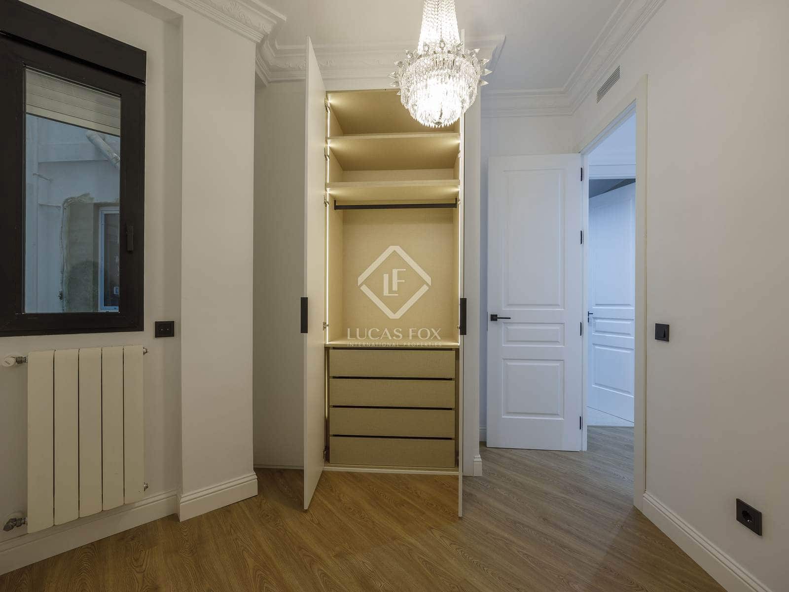 3 makuuhuone Huoneisto vuokrattavana paikassa Valencia kaupunki - 2 600 € (Ref: 8772860)