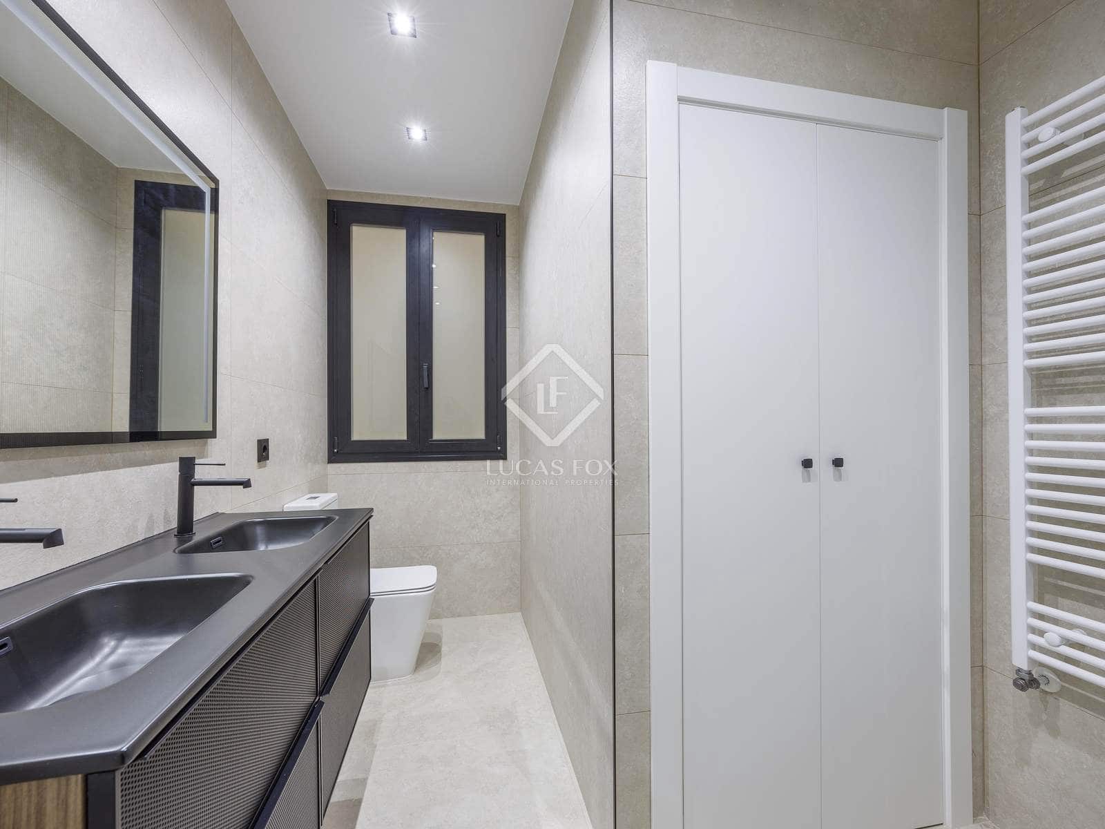 3 makuuhuone Huoneisto vuokrattavana paikassa Valencia kaupunki - 2 600 € (Ref: 8772860)