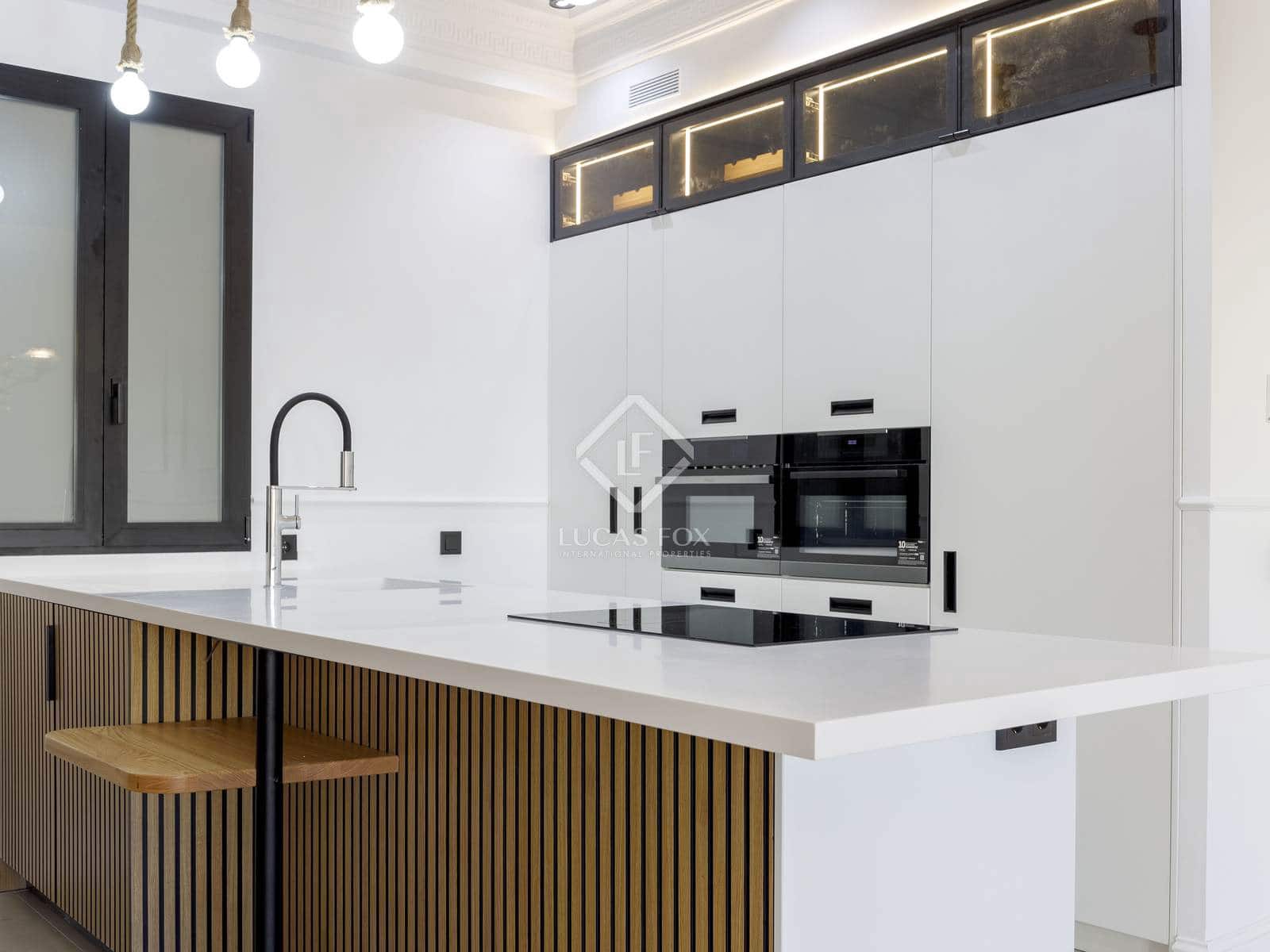 3 makuuhuone Huoneisto vuokrattavana paikassa Valencia kaupunki - 2 600 € (Ref: 8772860)