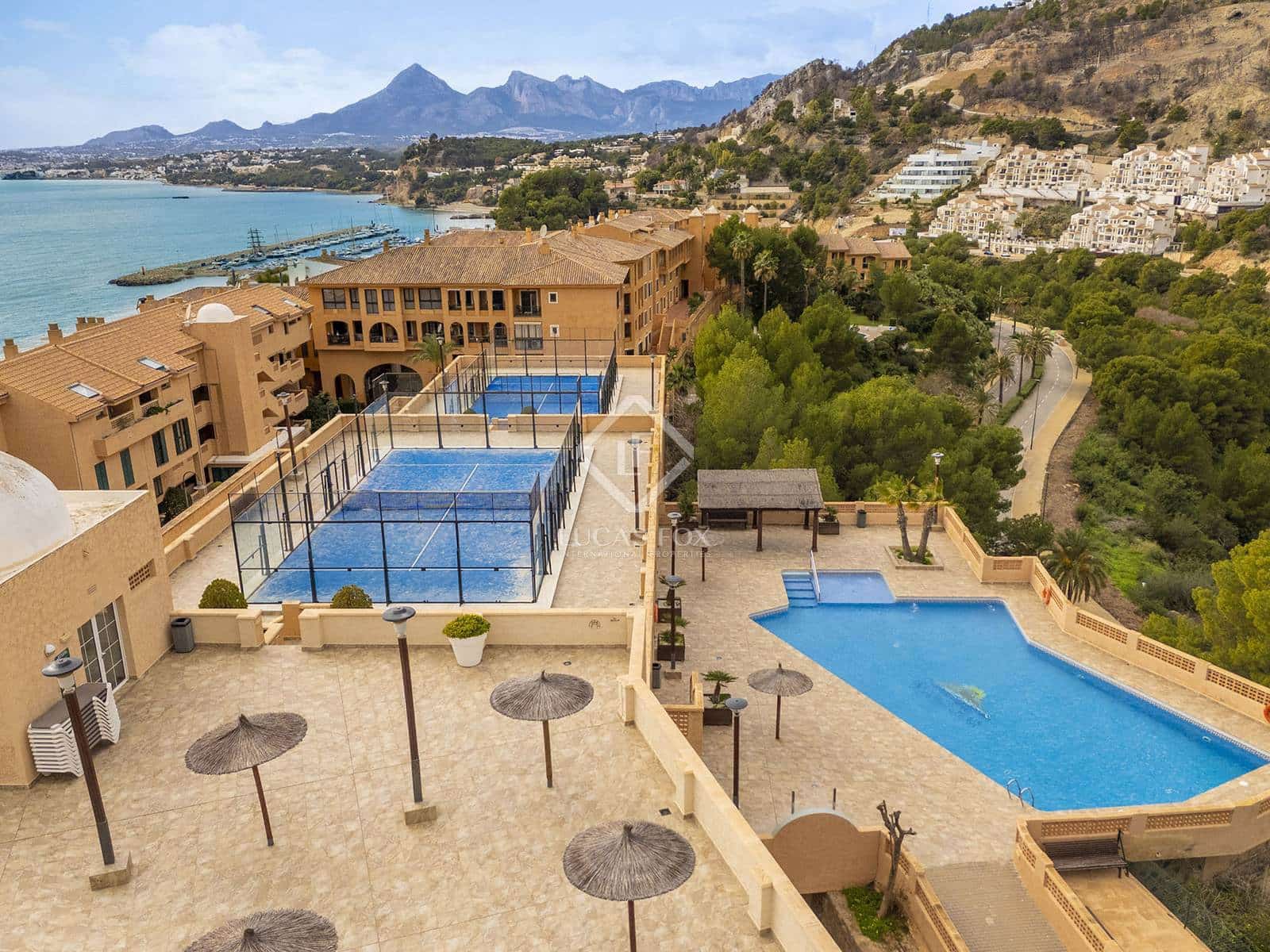3 sypialnia Apartament na sprzedaż w Altea z basenem garażem - 650 000 € (Ref: 8772909)