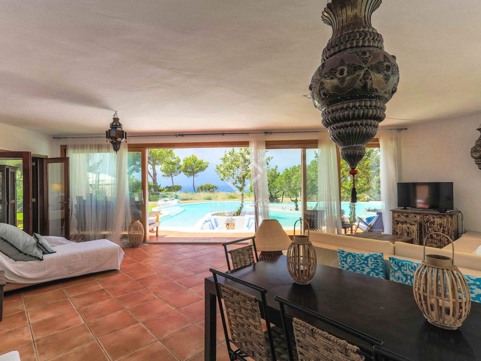 4 soveværelse Villa til salg i Cala Moli med swimmingpool - € 2.390.000 (Ref: 8777095)