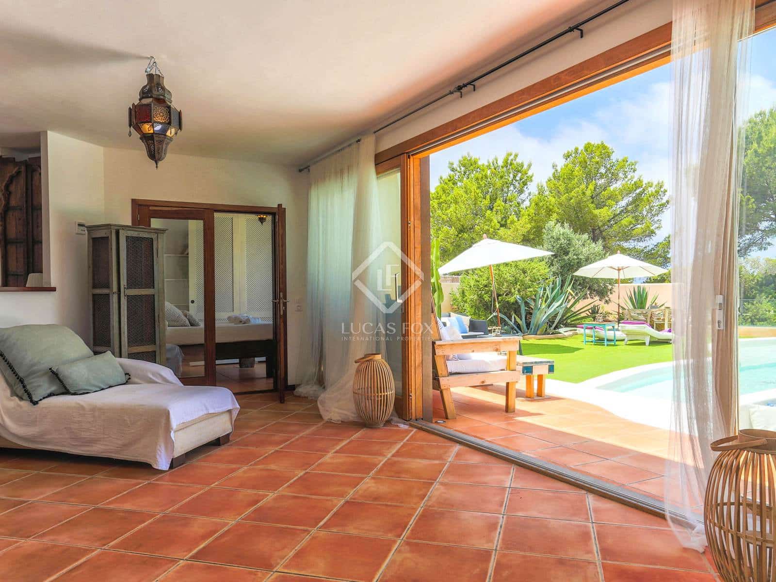 4 soveværelse Villa til salg i Cala Moli med swimmingpool - € 2.390.000 (Ref: 8777095)