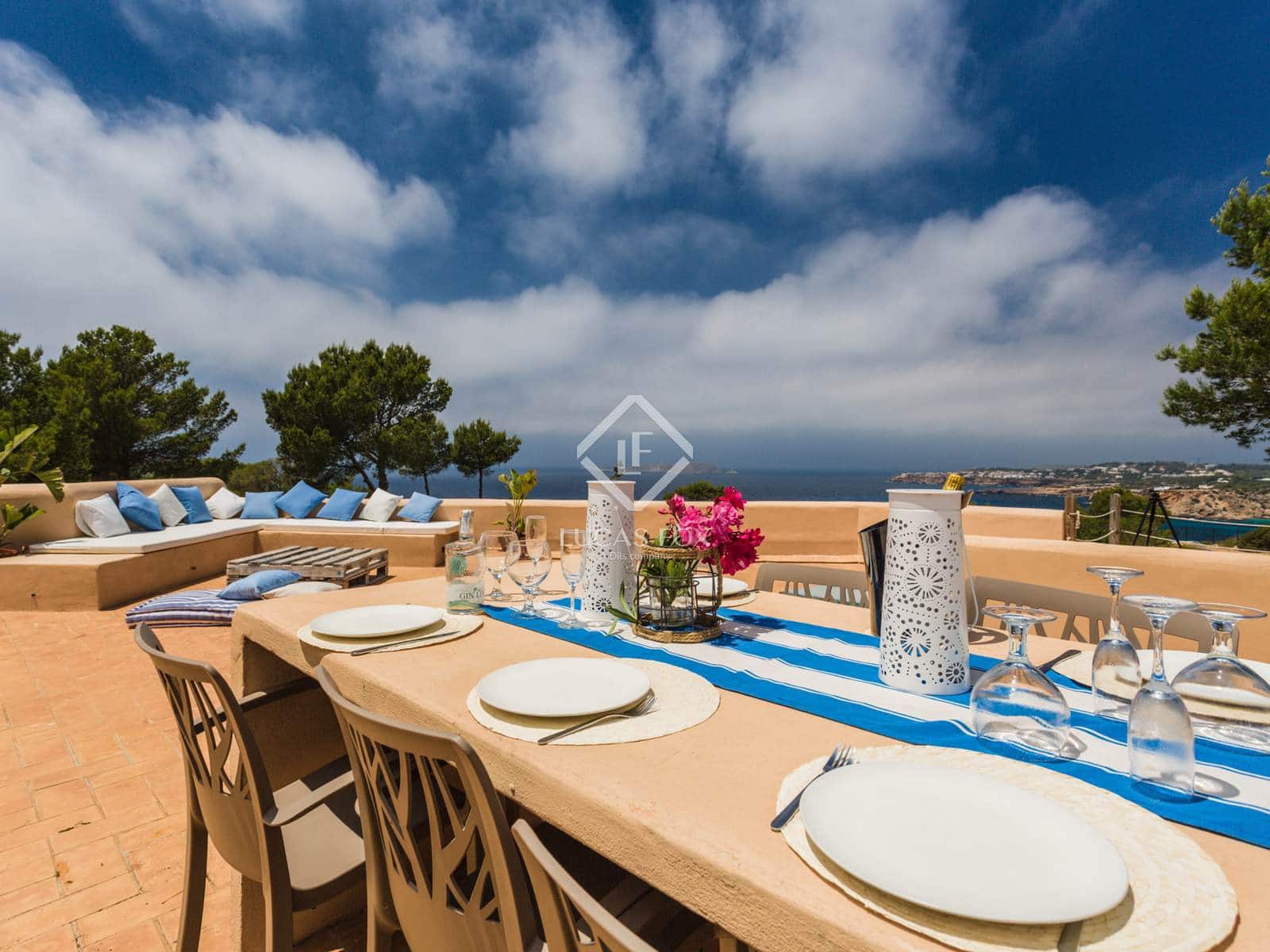 4 soveværelse Villa til salg i Cala Moli med swimmingpool - € 2.390.000 (Ref: 8777095)