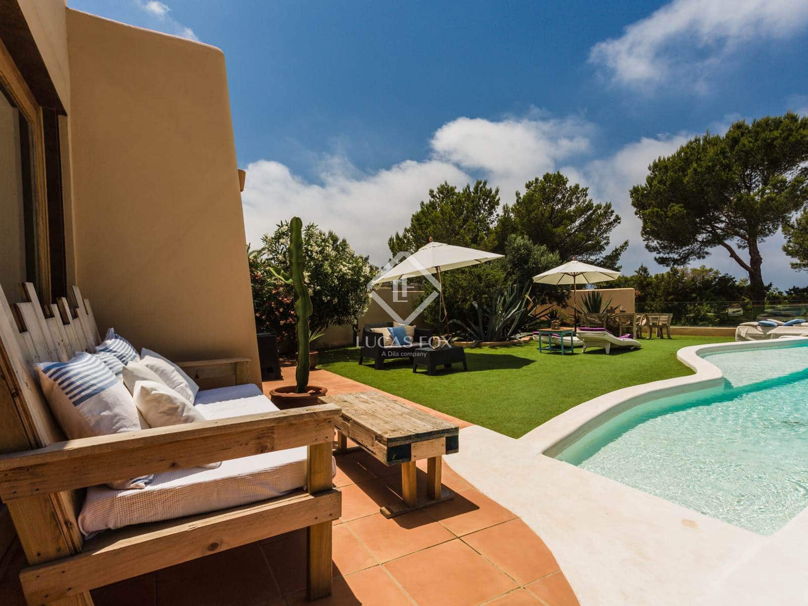 4 soveværelse Villa til salg i Cala Moli med swimmingpool - € 2.390.000 (Ref: 8777095)