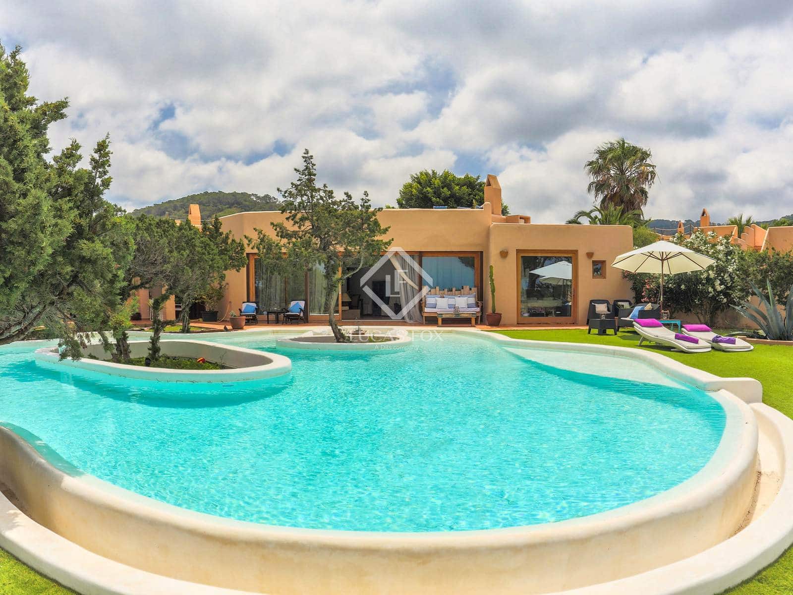 4 soveværelse Villa til salg i Cala Moli med swimmingpool - € 2.390.000 (Ref: 8777095)