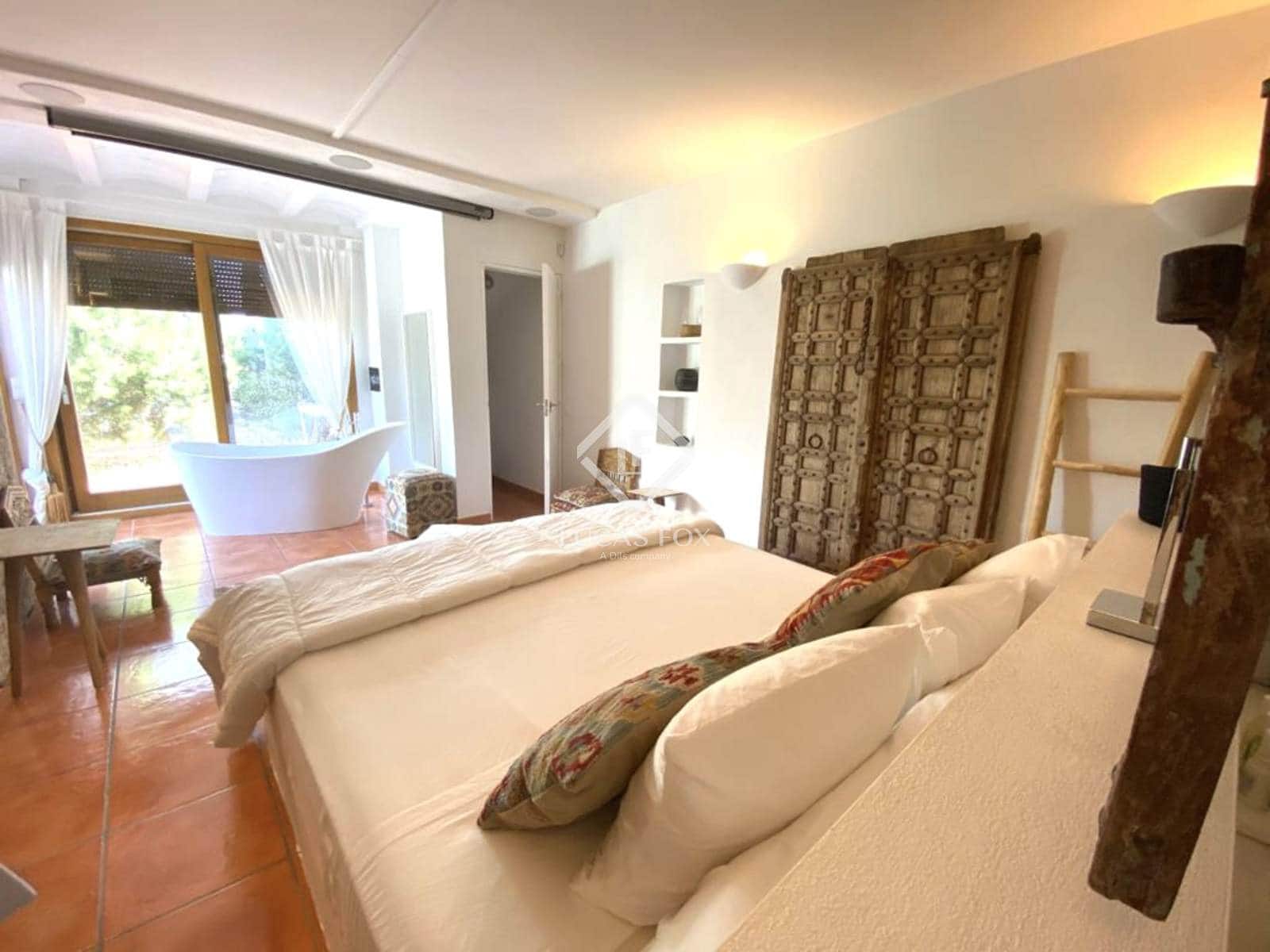 4 soveværelse Villa til salg i Cala Moli med swimmingpool - € 2.390.000 (Ref: 8777095)