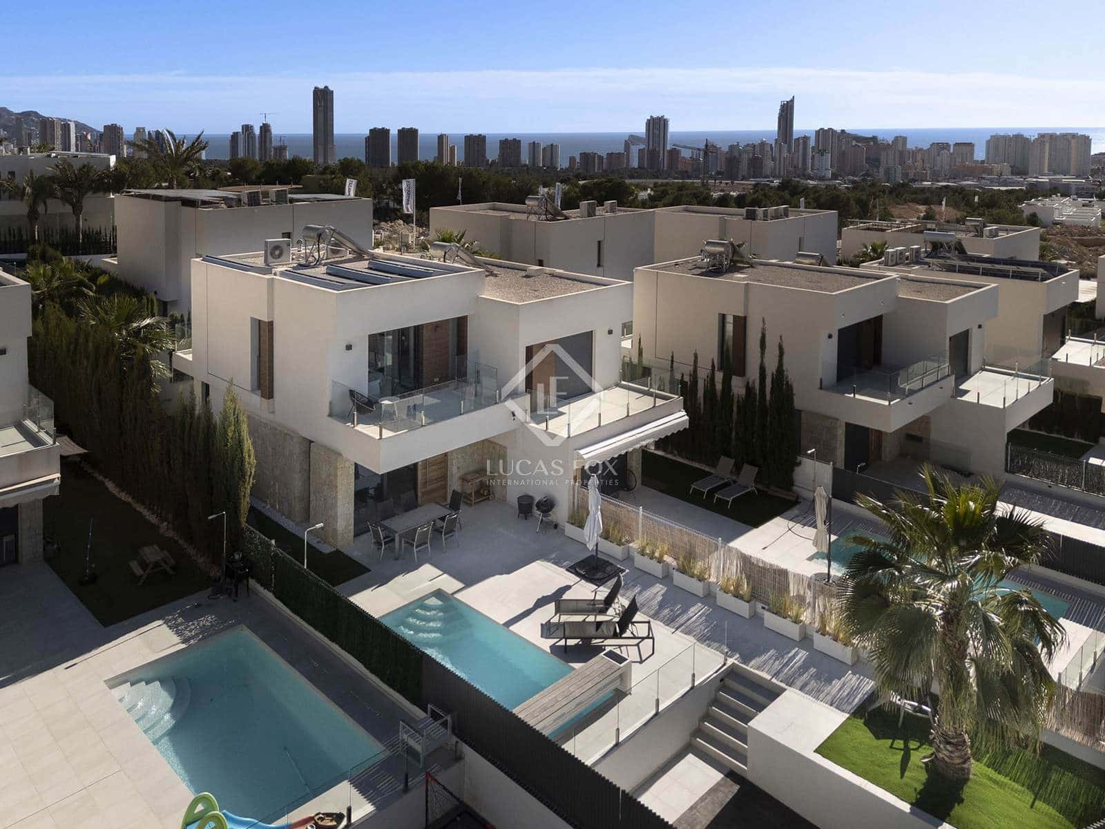 3 soveværelse Villa til salg i Finestrat med swimmingpool garage - € 685.000 (Ref: 8777595)