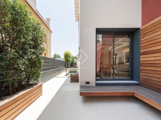 4 slaapkamer Villa te koop in Barcelona stad - € 2.195.000 (Ref: 8780257)