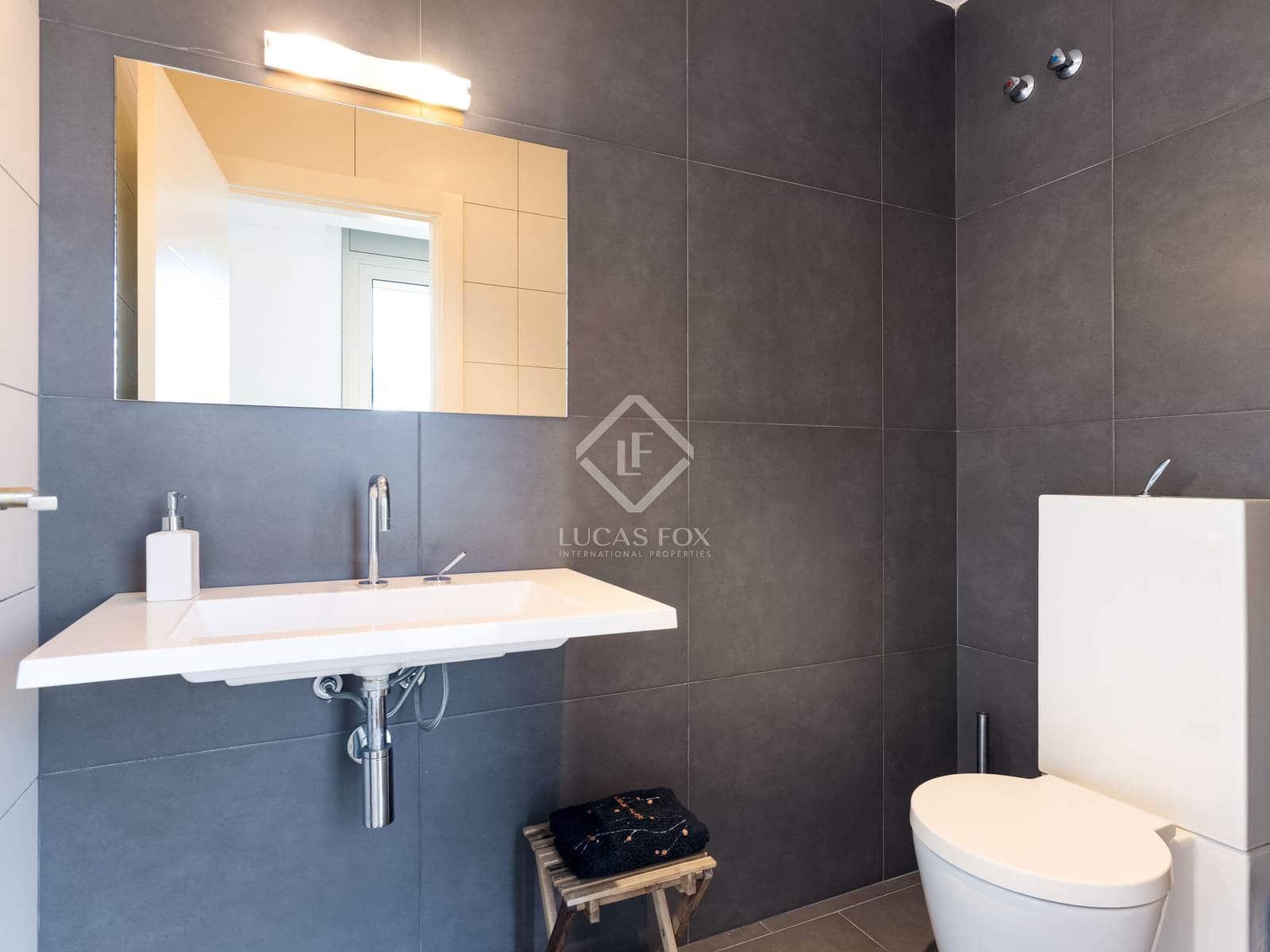 4 soverom Villa til salgs i Vallromanes med svømmebasseng garasje - € 1 260 000 (Ref: 8780258)