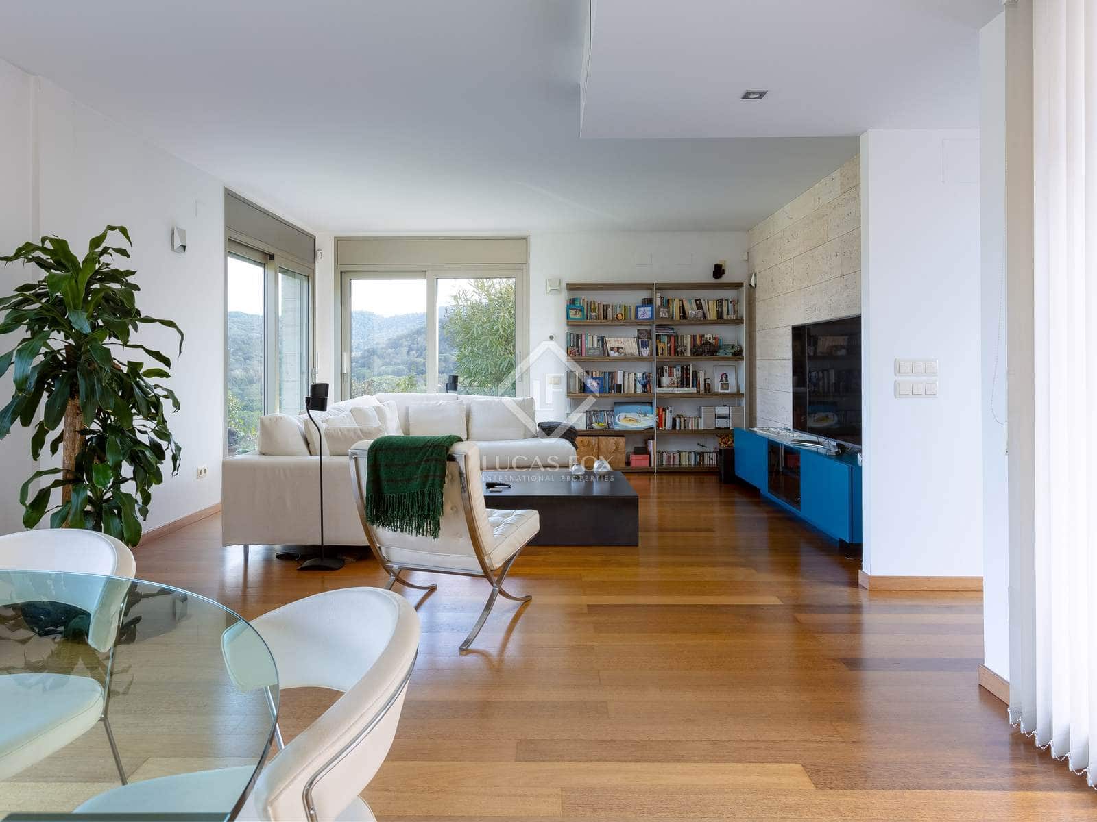 4 soverom Villa til salgs i Vallromanes med svømmebasseng garasje - € 1 260 000 (Ref: 8780258)