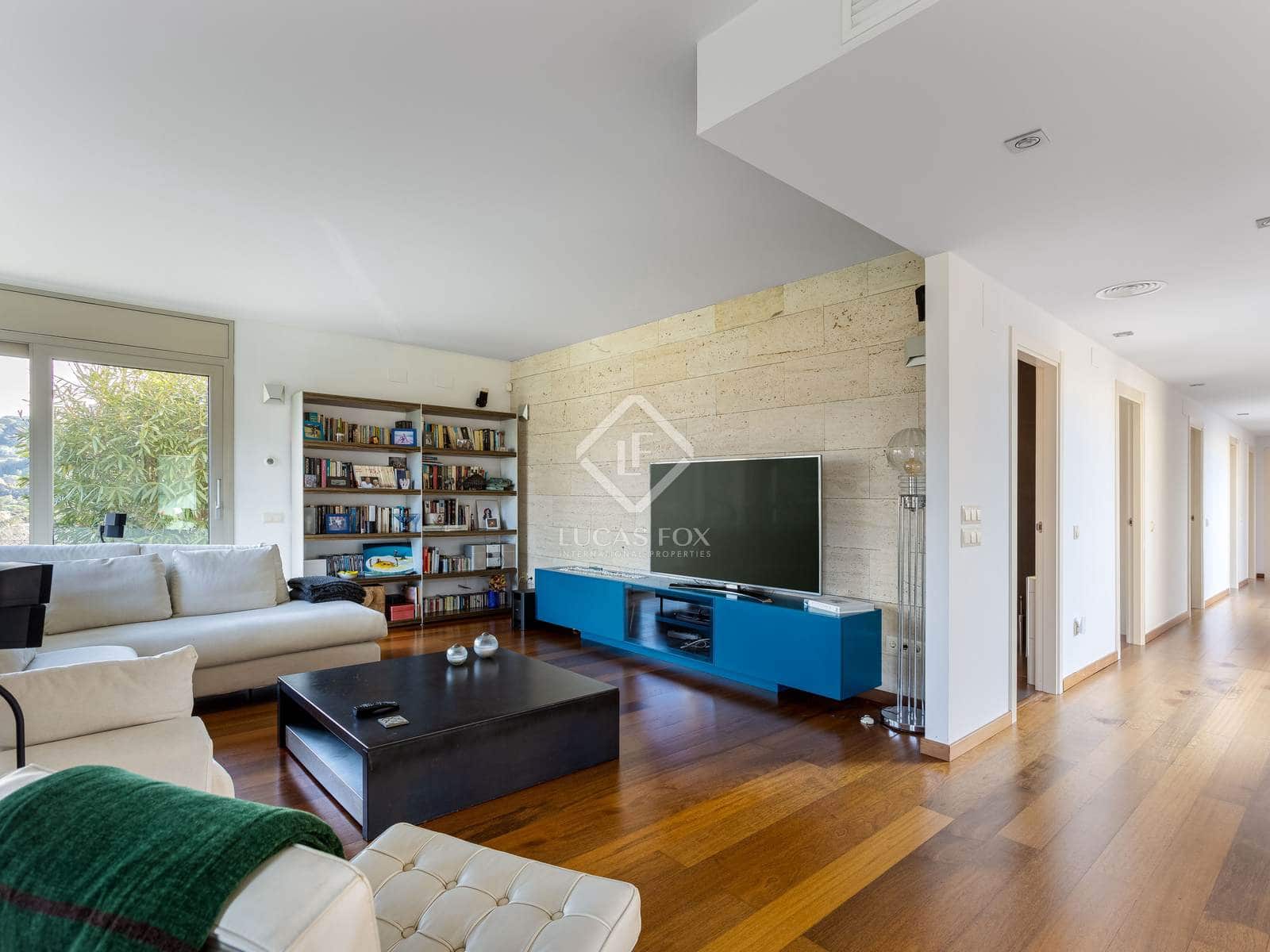 4 soverom Villa til salgs i Vallromanes med svømmebasseng garasje - € 1 260 000 (Ref: 8780258)