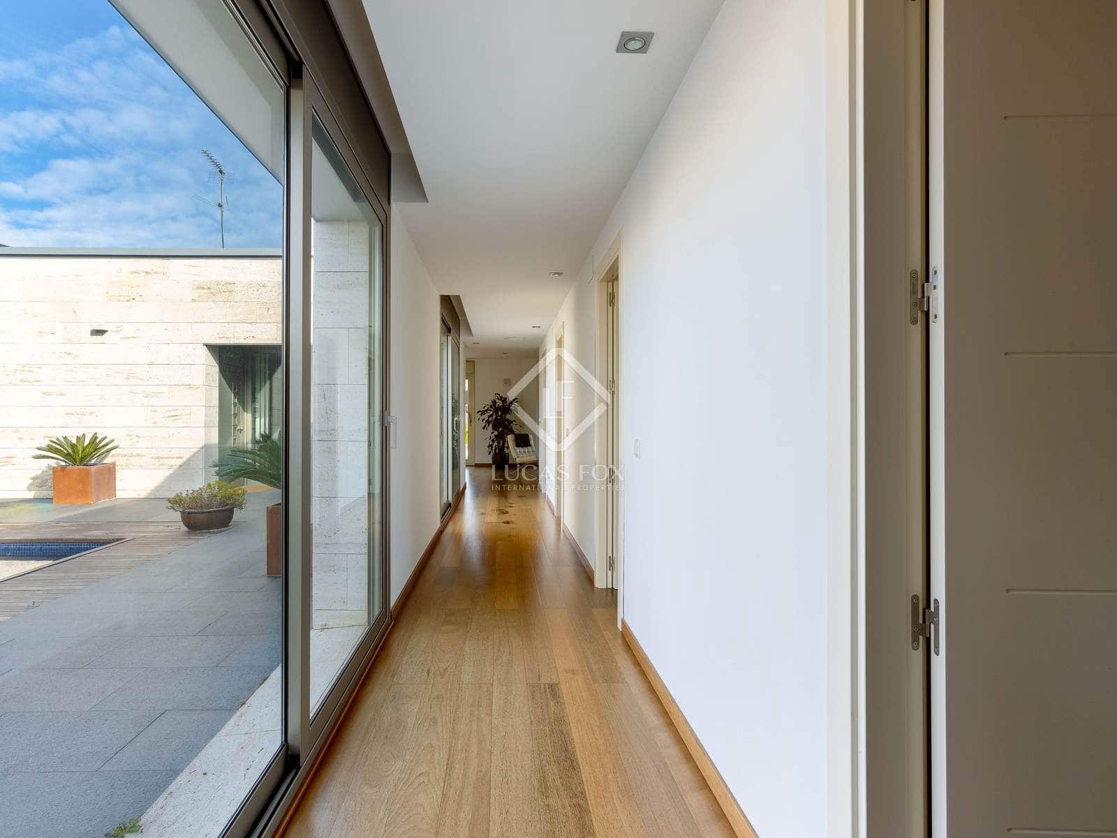 4 soverom Villa til salgs i Vallromanes med svømmebasseng garasje - € 1 260 000 (Ref: 8780258)