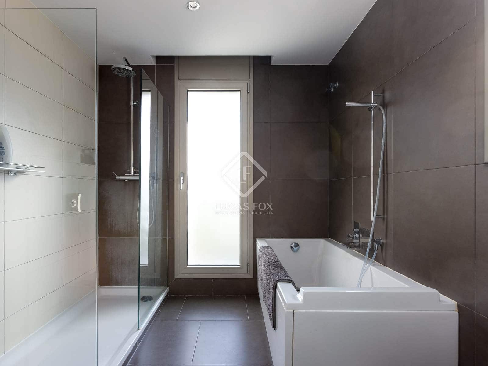 4 soverom Villa til salgs i Vallromanes med svømmebasseng garasje - € 1 260 000 (Ref: 8780258)