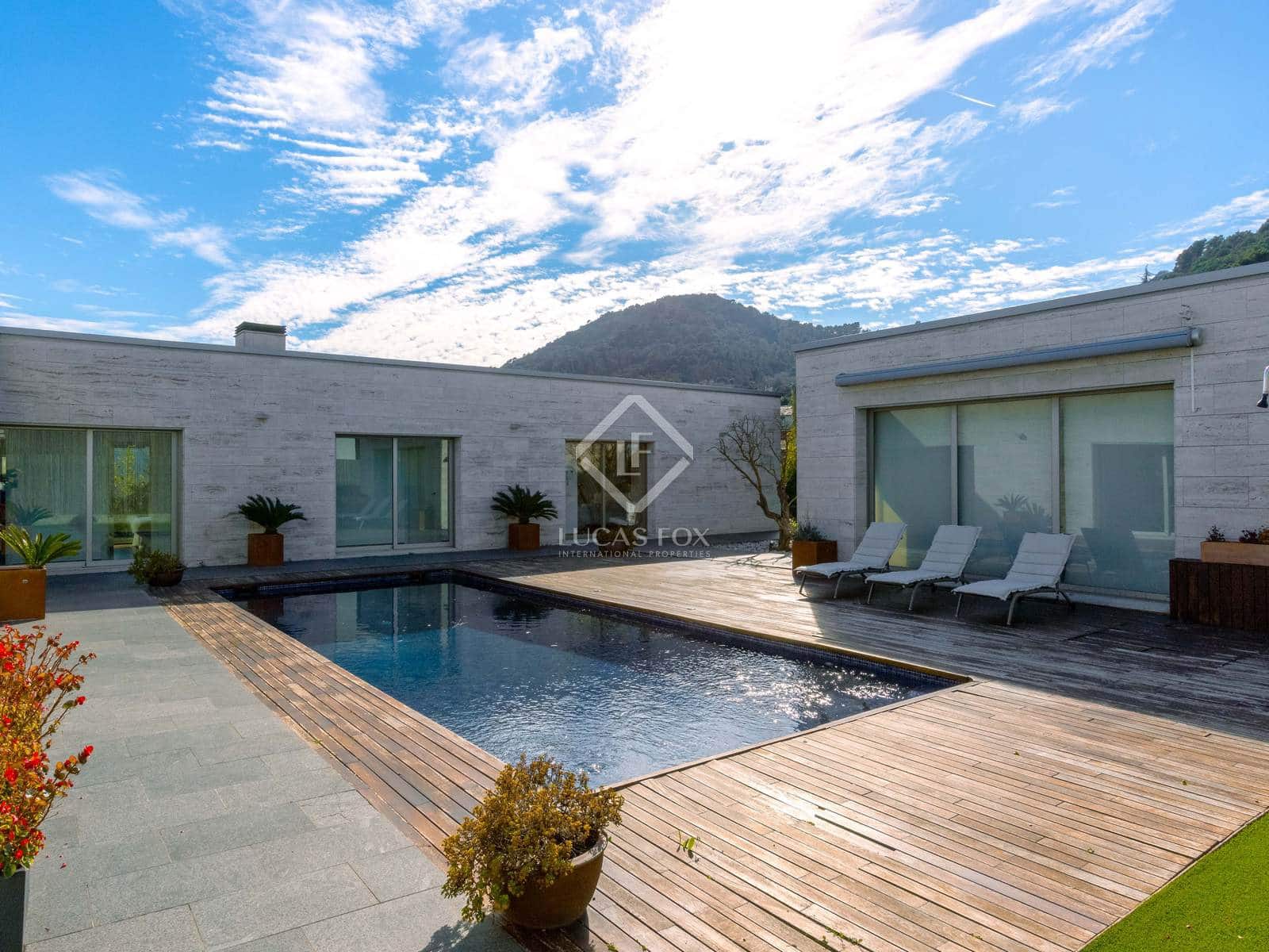 4 soverom Villa til salgs i Vallromanes med svømmebasseng garasje - € 1 260 000 (Ref: 8780258)