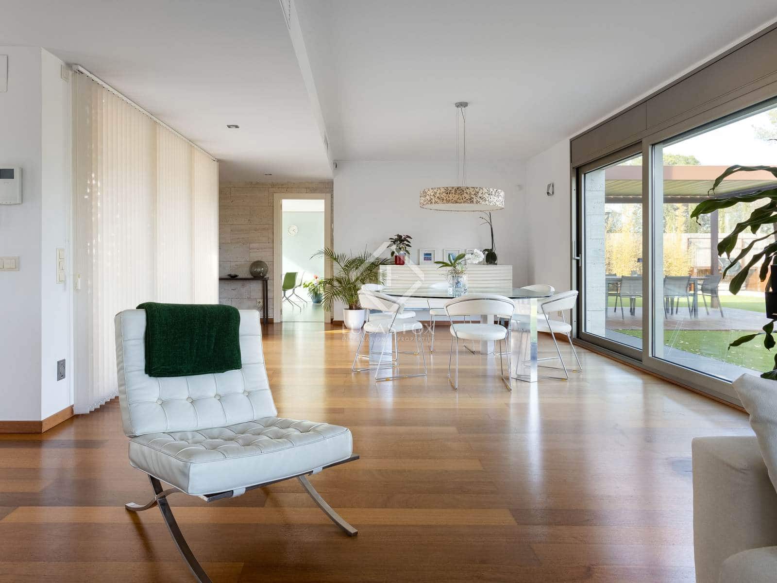 4 soverom Villa til salgs i Vallromanes med svømmebasseng garasje - € 1 260 000 (Ref: 8780258)