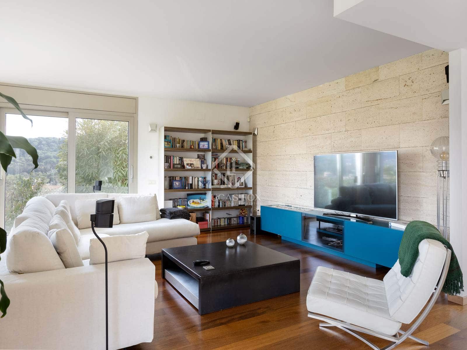 4 soverom Villa til salgs i Vallromanes med svømmebasseng garasje - € 1 260 000 (Ref: 8780258)