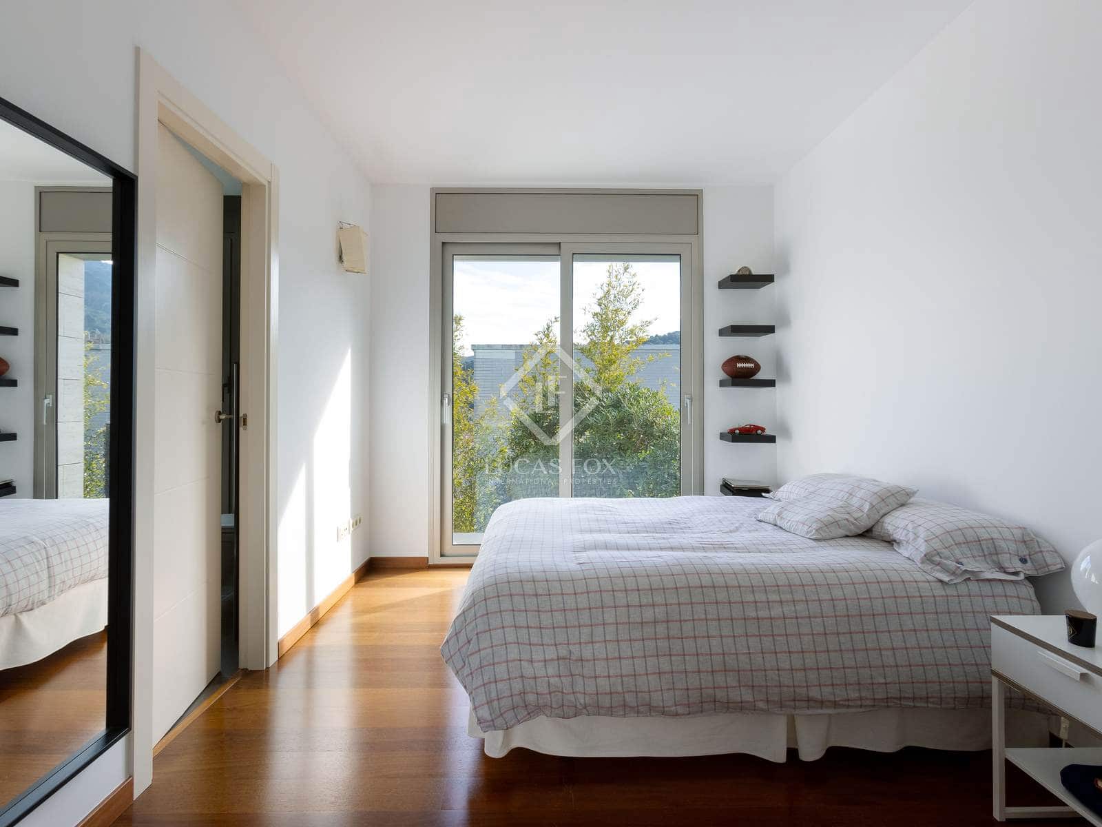 4 soverom Villa til salgs i Vallromanes med svømmebasseng garasje - € 1 260 000 (Ref: 8780258)