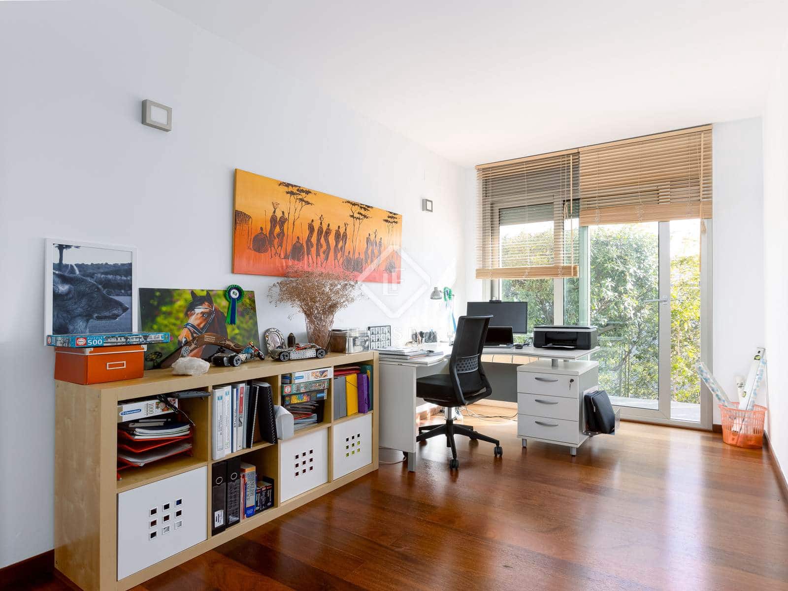 4 soverom Villa til salgs i Vallromanes med svømmebasseng garasje - € 1 260 000 (Ref: 8780258)