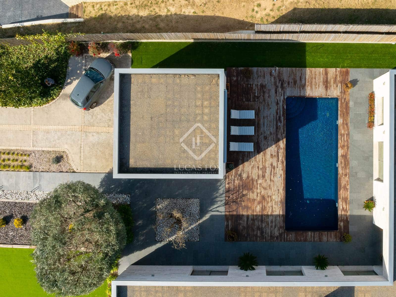 4 soverom Villa til salgs i Vallromanes med svømmebasseng garasje - € 1 260 000 (Ref: 8780258)