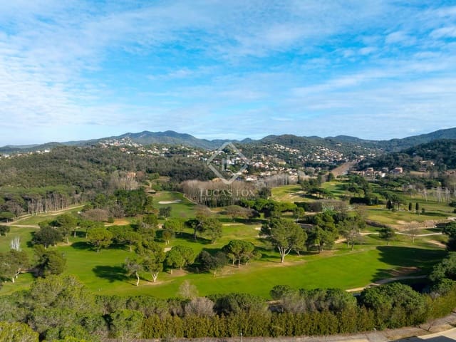 4 soverom Villa til salgs i Vallromanes med svømmebasseng garasje - € 1 260 000 (Ref: 8780258)