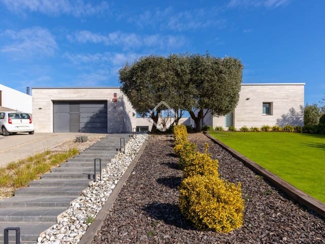 4 soverom Villa til salgs i Vallromanes med svømmebasseng garasje - € 1 260 000 (Ref: 8780258)