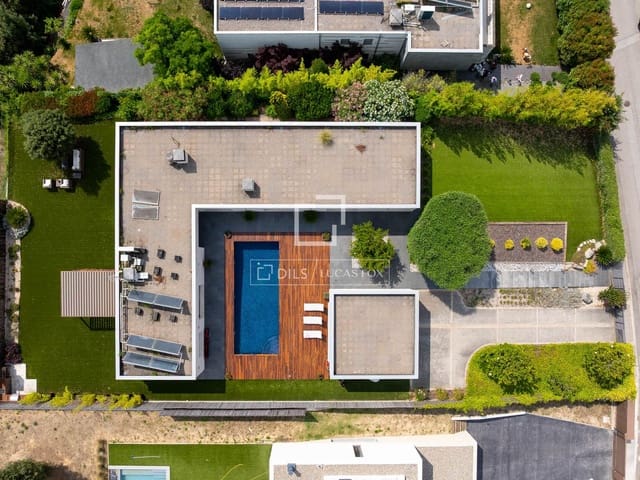 4 soveværelse Villa til salg i Vallromanes med swimmingpool garage - € 1.260.000 (Ref: 8780258)