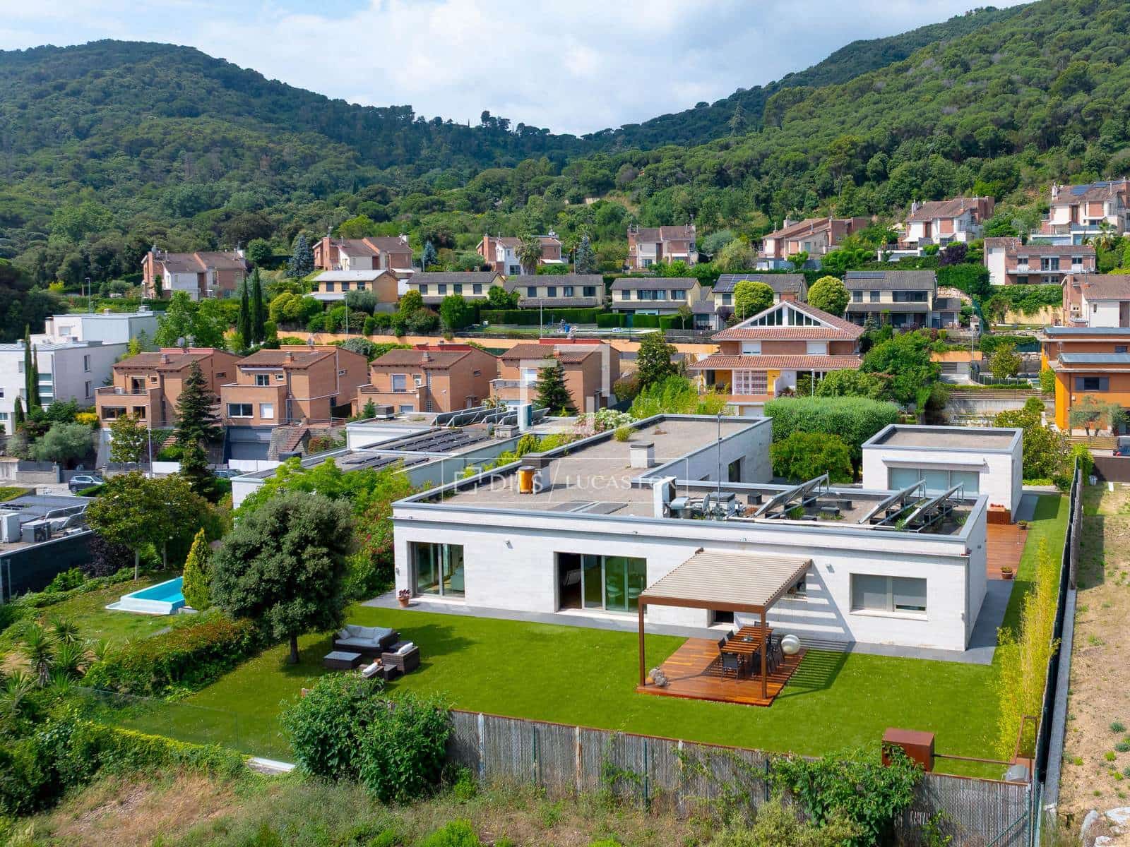 4 sypialnia Willa na sprzedaż w Vallromanes z basenem garażem - 1 260 000 € (Ref: 8780258)