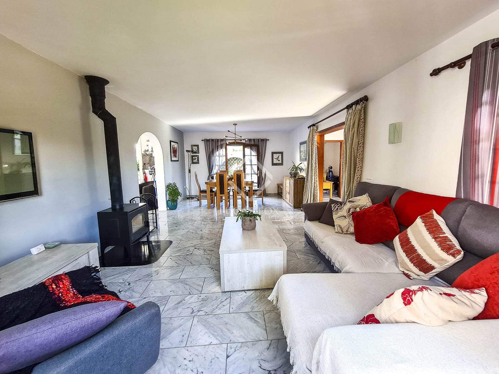 4 Zimmer Villa zu verkaufen in Ciutadella de Menorca mit Pool - 850.000 € (Ref: 8780785)