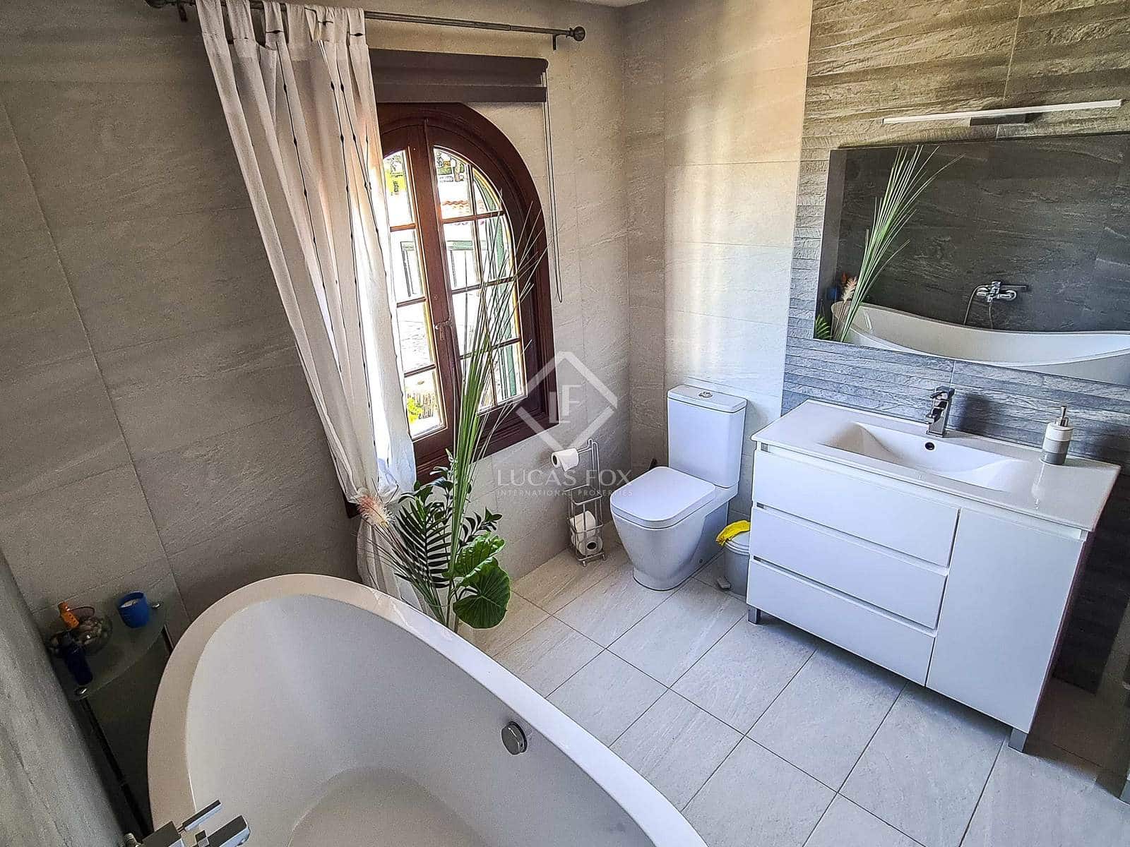 4 Zimmer Villa zu verkaufen in Ciutadella de Menorca mit Pool - 850.000 € (Ref: 8780785)