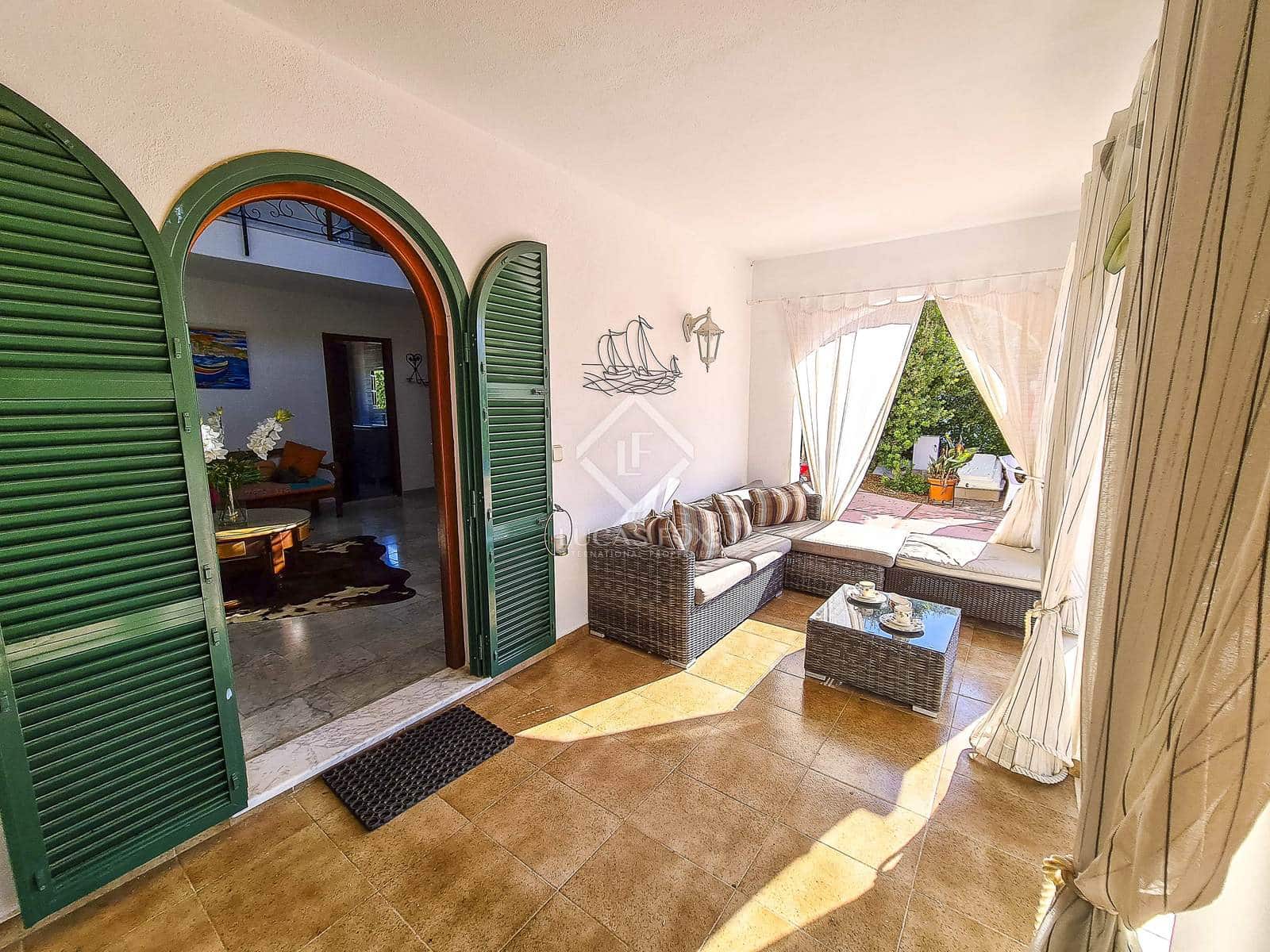 4 Zimmer Villa zu verkaufen in Ciutadella de Menorca mit Pool - 850.000 € (Ref: 8780785)