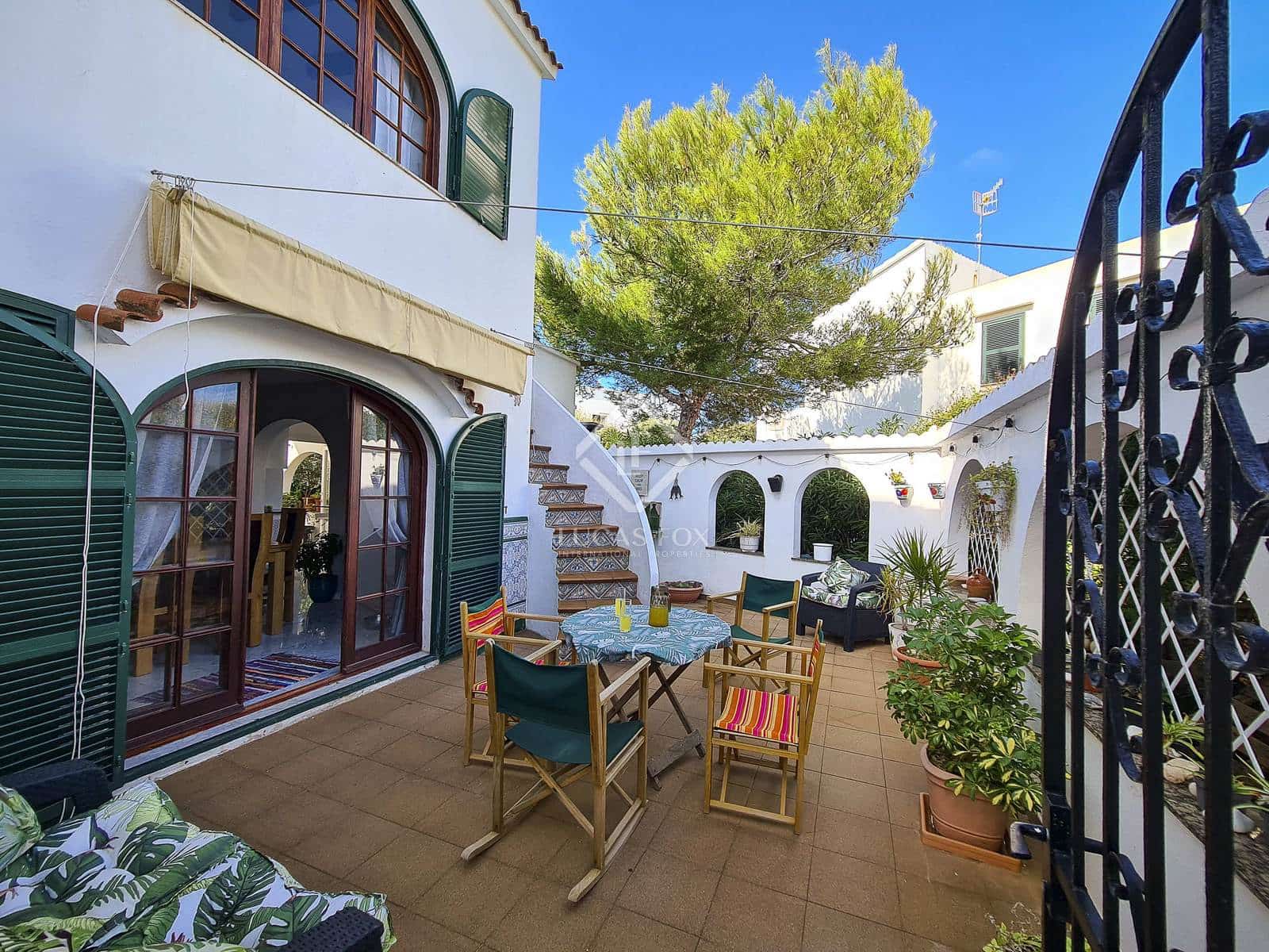 4 Zimmer Villa zu verkaufen in Ciutadella de Menorca mit Pool - 850.000 € (Ref: 8780785)