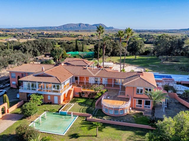 8 bedroom Villa for sale in Foixà with pool - € 2,500,000 (Ref: 8780787)