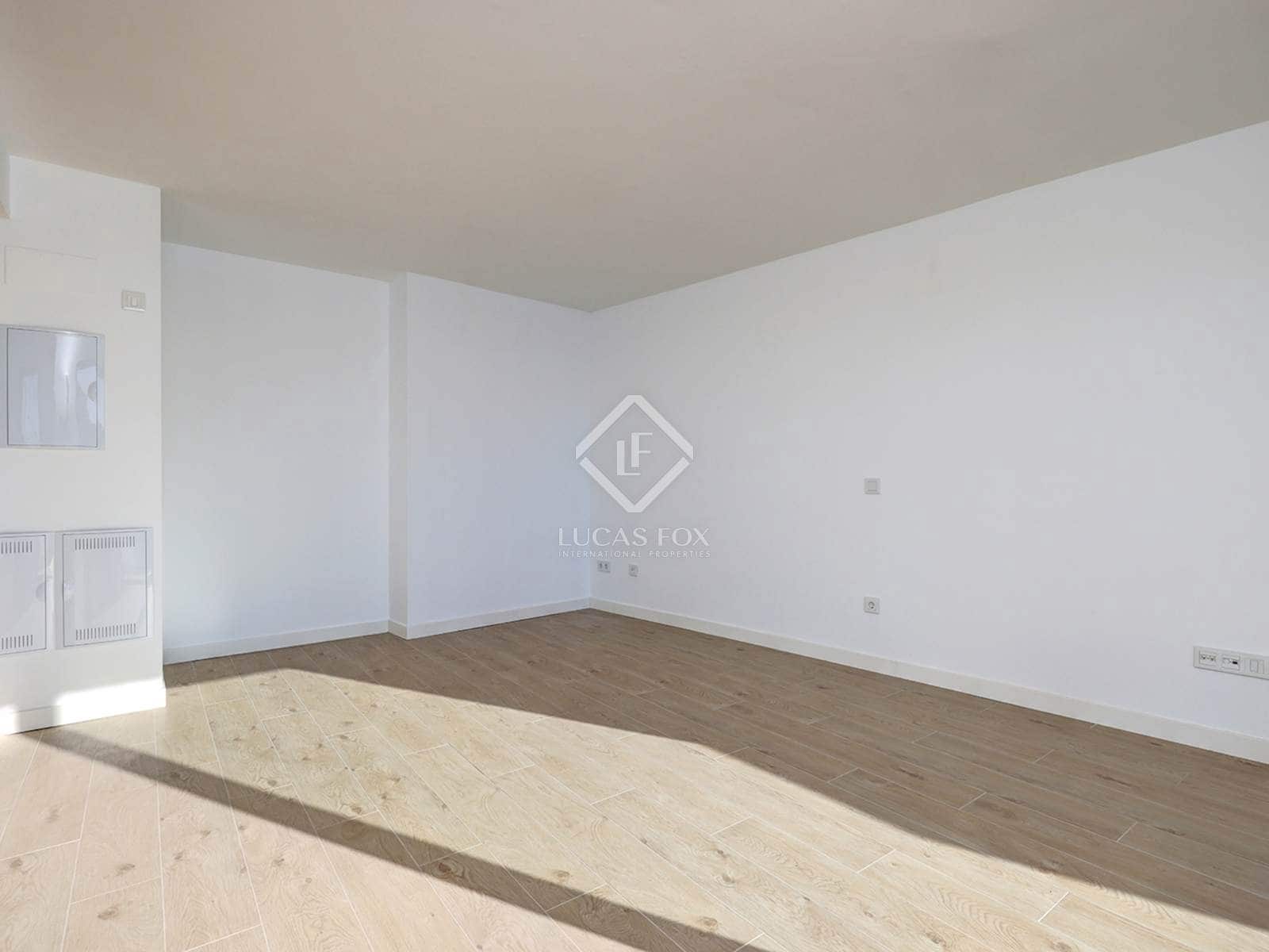 2 bedroom Apartment for sale in Estepona with pool garage - € 450,000 (Ref: 8781977)