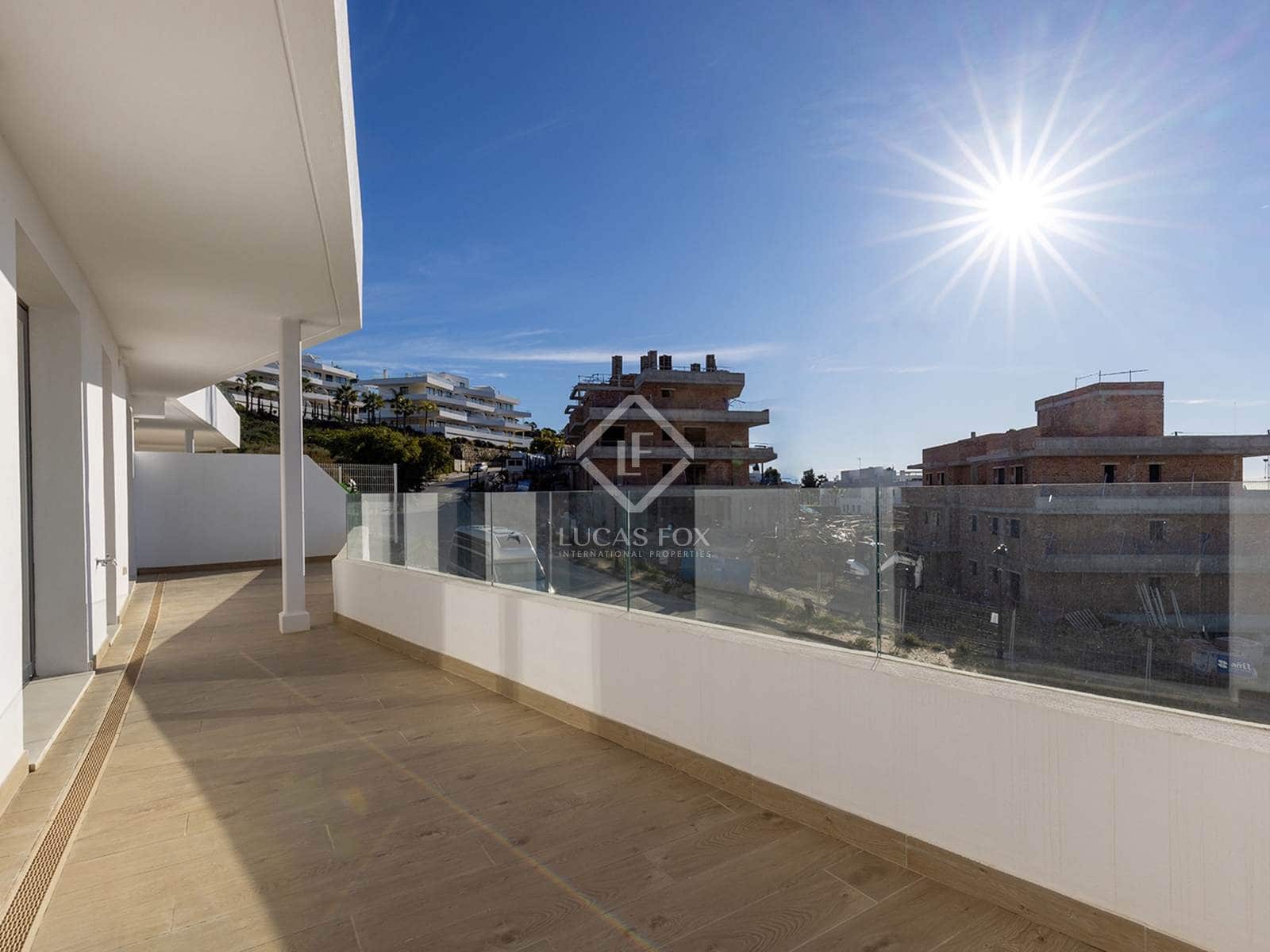2 bedroom Apartment for sale in Estepona with pool garage - € 450,000 (Ref: 8781977)