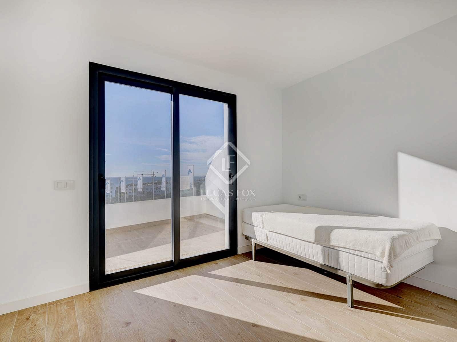 2 bedroom Apartment for sale in Estepona with pool garage - € 450,000 (Ref: 8781977)