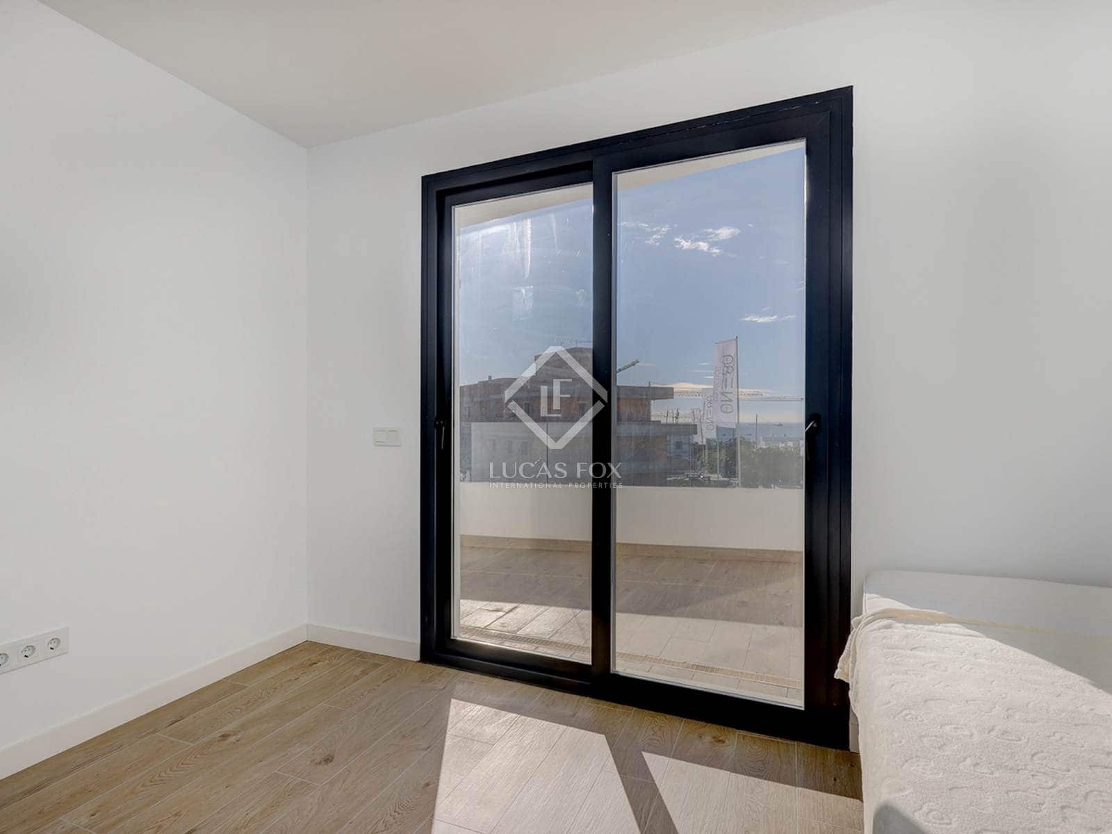 2 bedroom Apartment for sale in Estepona with pool garage - € 450,000 (Ref: 8781977)