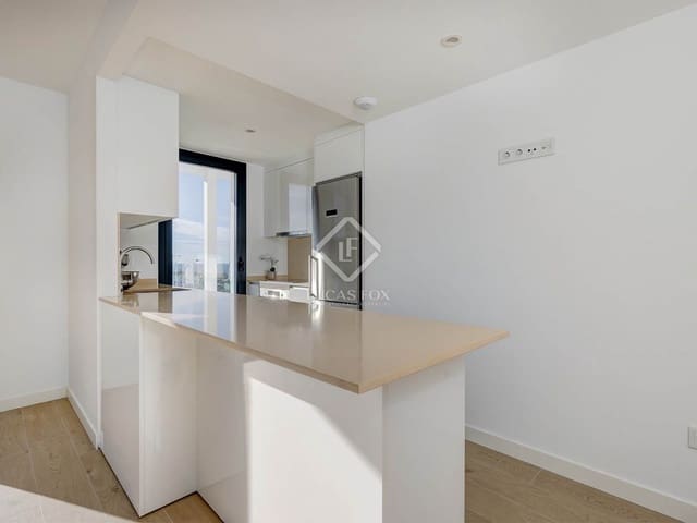 2 bedroom Apartment for sale in Estepona with pool garage - € 450,000 (Ref: 8781977)